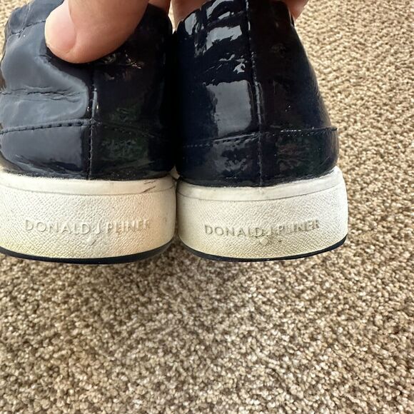 Donald Pliner Martyn Navy Blue Crinkle Slip On Sneaker Sz 6 M - Picture 5 of 9